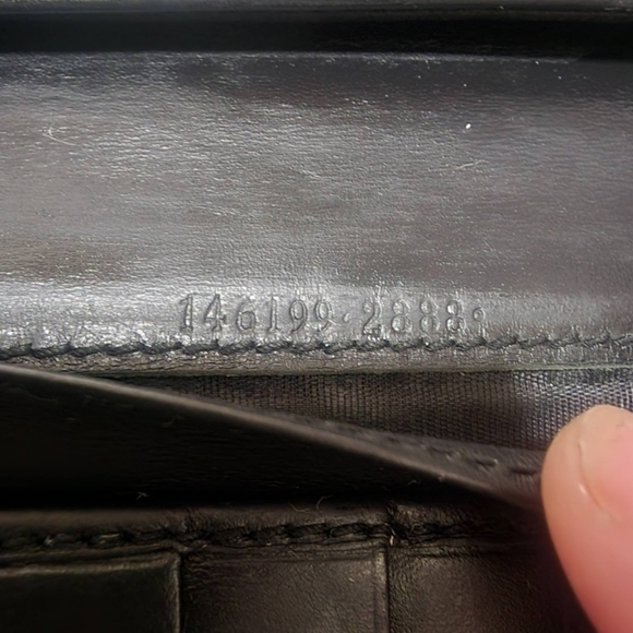 Gucci Black Embossed Leather Wallet - Picture 5 of 5